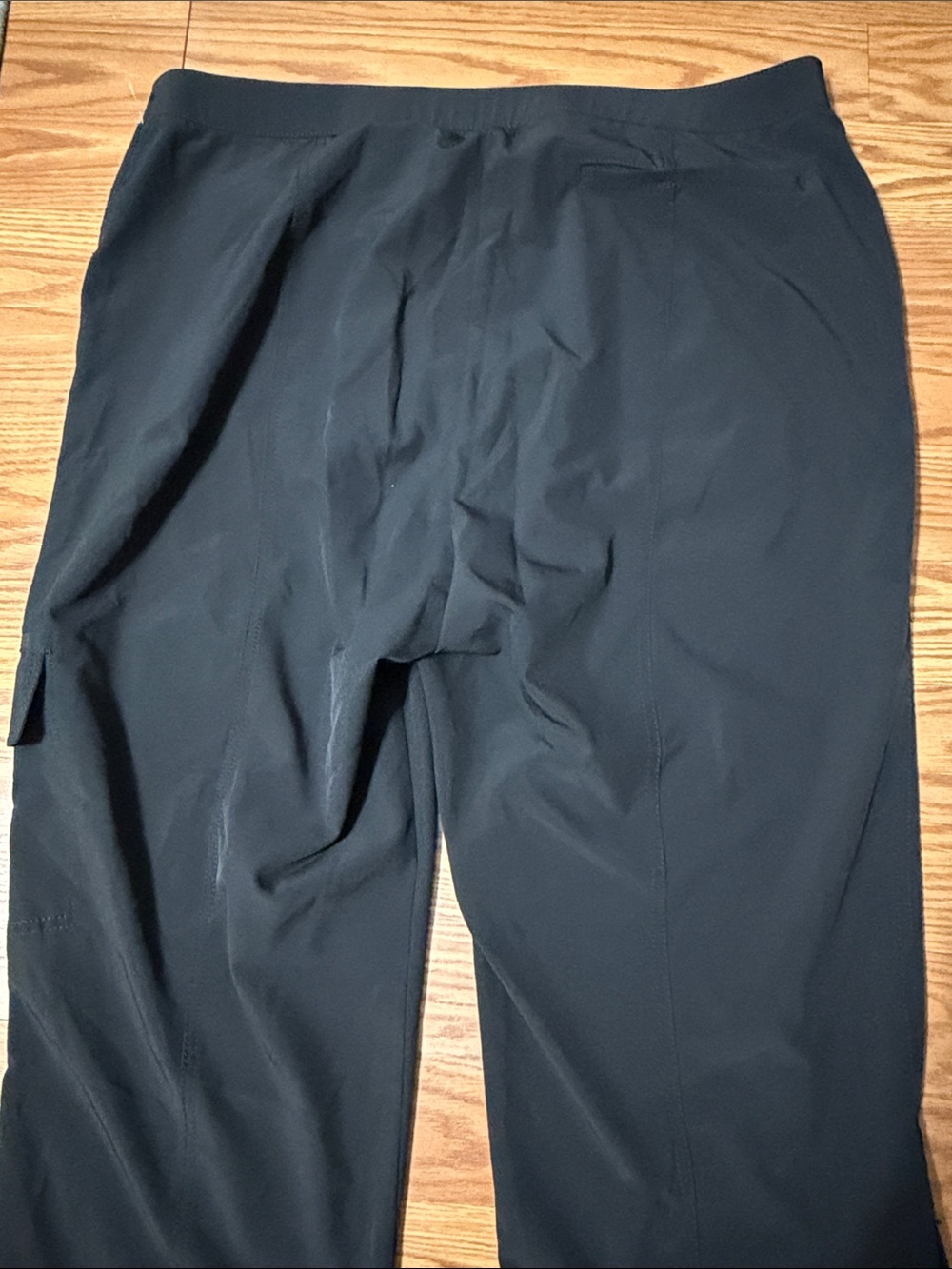 Chico's Black Zenergy Cropped Cargo Joggers Size 16 - Picture 4 of 5